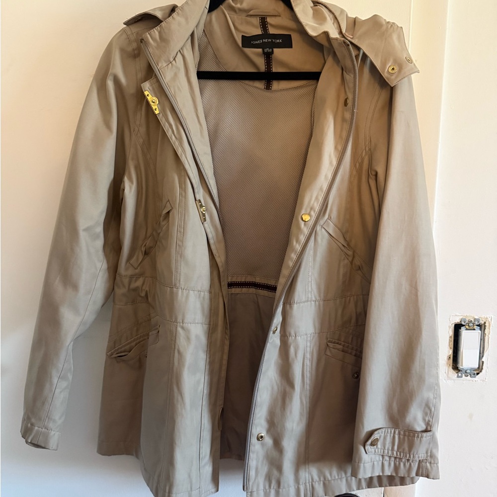 Jones New York Beige and Black Lined Jacket